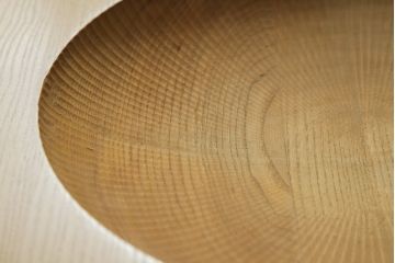 中古　希少な廃盤品　コンランショップ　ユニークなデザインが目を惹く変わり型のローテーブル(作業台、裁ち板、飾り台、花台、座卓)(R-059181)