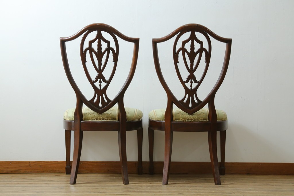 中古　美品　アメリカ　トラディショナルセンチュリー　品のある佇まいが美しいダイニングチェア2脚セット　2脚定価 約60万円　(R-059182)