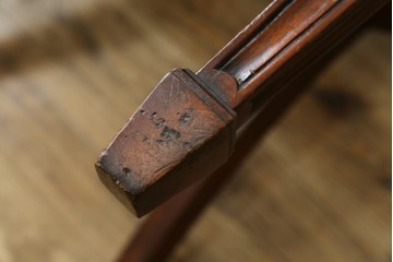 中古　美品　アメリカ　トラディショナルセンチュリー　品のある佇まいが美しいダイニングチェア2脚セット　2脚定価 約60万円　(R-059182)