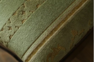 中古　美品　アメリカ　トラディショナルセンチュリー　品のある佇まいが美しいダイニングチェア2脚セット　2脚定価 約60万円　(R-059183)
