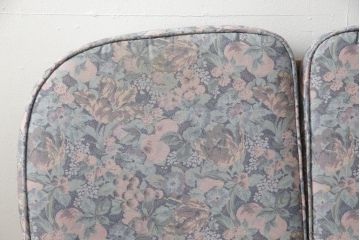中古　美品　ERCOL(アーコール)　パステルカラーの花柄ファブリックが上品な3人掛けソファ(アームソファ、3Pソファ、三人掛け、英国、北欧)(R-059184)