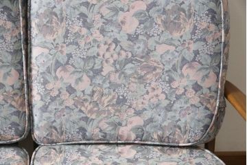 中古　美品　ERCOL(アーコール)　パステルカラーの花柄ファブリックが上品な3人掛けソファ(アームソファ、3Pソファ、三人掛け、英国、北欧)(R-059184)