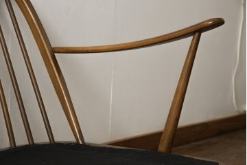 中古　美品　ERCOL(アーコール)　パステルカラーの花柄ファブリックが上品な3人掛けソファ(アームソファ、3Pソファ、三人掛け、英国、北欧)(R-059184)
