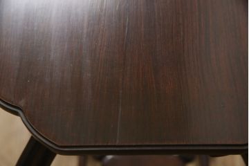 中古　美品　指物工芸　総シタン材(紫檀)　漆塗り　曲線的なフォルムが優美な雰囲気を醸し出す花台(定価約20万円)(飾り台、ディスプレイ台)(R-059187)