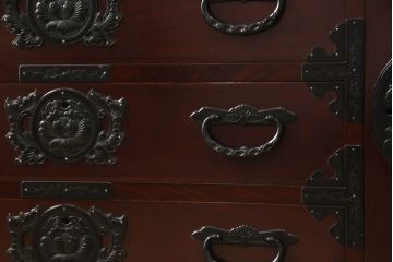 中古　美品　二本松工藝館　田中家具　重厚感ある佇まいが魅力的な収納箪笥(サイドボード、和タンス、整理箪笥、引き出し)(R-059191)