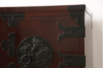 中古　美品　二本松工藝館　田中家具　重厚感ある佇まいが魅力的な収納箪笥(サイドボード、和タンス、整理箪笥、引き出し)(R-059191)