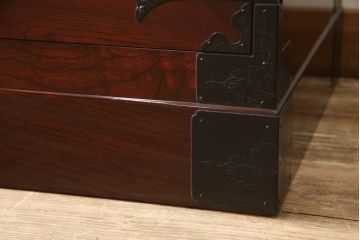 中古　美品　二本松工藝館　田中家具　重厚感ある佇まいが魅力的な収納箪笥(サイドボード、和タンス、整理箪笥、引き出し)(R-059191)