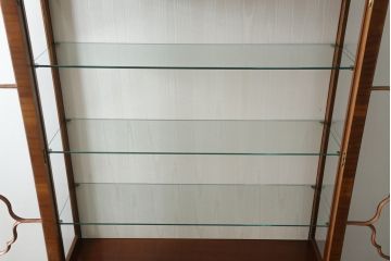中古　美品　イギリス高級家具　Charles Barr(チャールズ バー)　マホガニー　気品ある佇まいが美しい最高級ガラスキャビネット(定価約180万円)(キュリオケース、ガラスケース、食器棚、飾り棚、戸棚)(R-059194)