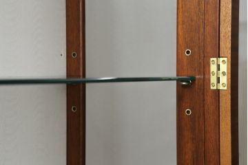 中古　美品　イギリス高級家具　Charles Barr(チャールズ バー)　マホガニー　気品ある佇まいが美しい最高級ガラスキャビネット(定価約180万円)(キュリオケース、ガラスケース、食器棚、飾り棚、戸棚)(R-059195)