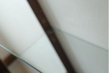 中古　美品　イギリス高級家具　Charles Barr(チャールズ バー)　マホガニー　気品ある佇まいが美しい最高級ガラスキャビネット(定価約180万円)(キュリオケース、ガラスケース、食器棚、飾り棚、戸棚)(R-059195)