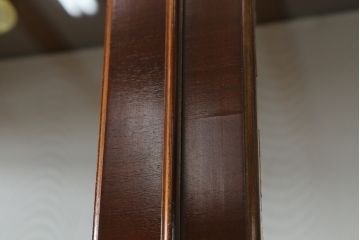 中古　美品　イギリス高級家具　Charles Barr(チャールズ バー)　マホガニー　気品ある佇まいが美しい最高級ガラスキャビネット(定価約180万円)(キュリオケース、ガラスケース、食器棚、飾り棚、戸棚)(R-059195)