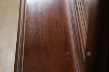 中古　美品　イギリス高級家具　Charles Barr(チャールズ バー)　マホガニー　気品ある佇まいが美しい最高級ガラスキャビネット(定価約180万円)(キュリオケース、ガラスケース、食器棚、飾り棚、戸棚)(R-059195)