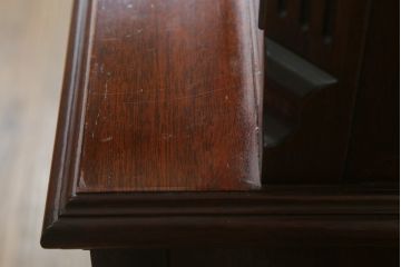 中古　美品　イギリス高級家具　Charles Barr(チャールズ バー)　マホガニー　気品ある佇まいが美しい最高級ガラスキャビネット(定価約180万円)(キュリオケース、ガラスケース、食器棚、飾り棚、戸棚)(R-059195)