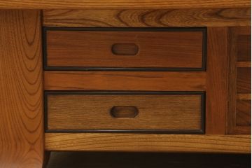 中古　美品　総欅(ケヤキ)材　和の趣あふれる佇まいが魅力的! 分厚い天板の囲炉裏テーブル(座卓、ローテーブル、木製火鉢)(R-059201)