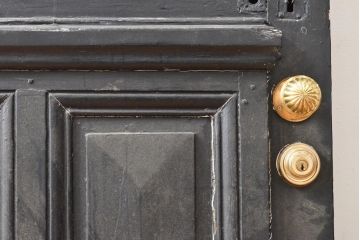 アンティーク建具　フランスアンティーク　お洒落なアクセントになるロートアイアンフェンス入りのドア1枚(扉、木製ドア、玄関ドア、建具)(R-059205)