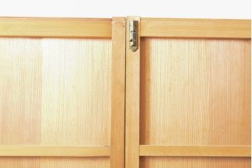 アンティーク建具　杉材　美しい柾目が目を引く板戸2枚セット(引き戸、建具)(R-059209)