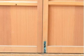 アンティーク建具　杉材　美しい柾目が目を引く板戸2枚セット(引き戸、建具)(R-059209)