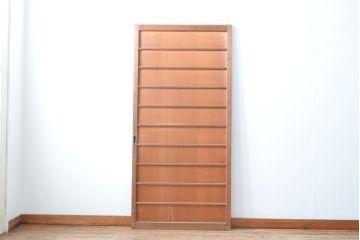 アンティーク建具　杉材　美しい柾目が目を引く板戸1枚(帯戸、引き戸、建具)(R-059210)