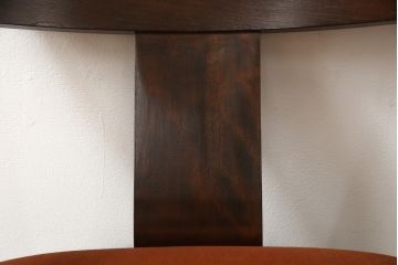 中古　松本民芸家具　#300型　レトロな雰囲気を醸し出す曲肘布張イス(1人掛けソファ、アームチェア、椅子)(定価約22万円)(R-059218)