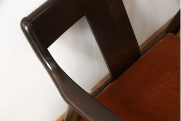 中古　松本民芸家具　#300型　レトロな雰囲気を醸し出す曲肘布張イス(1人掛けソファ、アームチェア、椅子)(定価約22万円)(R-059218)