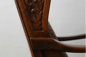 希少な絶版品　モリシゲ(MORISHIGE/森繁)　本革(レザー)　クラシカルな空間を演出する凝ったデザインが魅力の1人掛けソファ(1P、一人掛け)(定価約38万円)(R-059219)