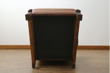 希少な絶版品　モリシゲ(MORISHIGE/森繁)　本革(レザー)　クラシカルな空間を演出する凝ったデザインが魅力の1人掛けソファ(1P、一人掛け)(定価約38万円)(R-059219)