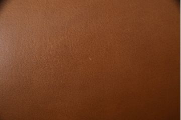 希少な絶版品　モリシゲ(MORISHIGE/森繁)　本革(レザー)　クラシカルな空間を演出する凝ったデザインが魅力の1人掛けソファ(1P、一人掛け)(定価約38万円)(R-059221)