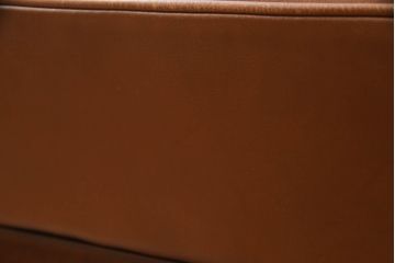 希少な絶版品　モリシゲ(MORISHIGE/森繁)　本革(レザー)　クラシカルな空間を演出する凝ったデザインが魅力の1人掛けソファ(1P、一人掛け)(定価約38万円)(R-059221)