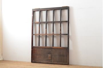 アンティーク建具　総欅(ケヤキ)材　和の貫禄を漂わせる金網入り格子蔵戸1枚(きつね格子、狐格子、玄関戸、引き戸、建具、格子戸、マス目、升目)(R-059223)