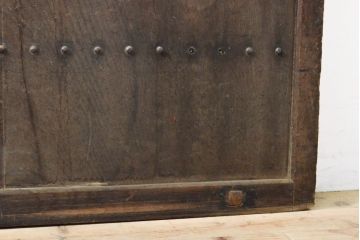 アンティーク建具　総欅(ケヤキ)材　和の貫禄を漂わせる金網入り格子蔵戸1枚(きつね格子、狐格子、玄関戸、引き戸、建具、格子戸、マス目、升目)(R-059223)