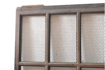 アンティーク建具　総欅(ケヤキ)材　和の貫禄を漂わせる金網入り格子蔵戸1枚(きつね格子、狐格子、玄関戸、引き戸、建具、格子戸、マス目、升目)(R-059223)