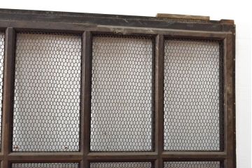 アンティーク建具　総欅(ケヤキ)材　和の貫禄を漂わせる金網入り格子蔵戸1枚(きつね格子、狐格子、玄関戸、引き戸、建具、格子戸、マス目、升目)(R-059223)
