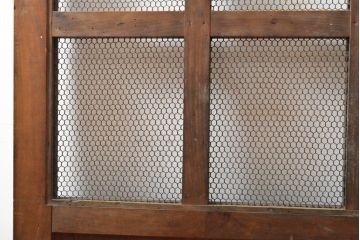 アンティーク建具　赤みがかった木色と大きな金具が目を引く格子蔵戸1枚(きつね格子、狐格子、玄関戸、引き戸、建具、格子戸、マス目、升目)(R-059224)