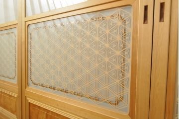 中古　美品　最高級　シンメトリーなデザインが目を引く組子入りガラス帯戸4枚セット(帯戸、引き戸、ガラス戸、建具)(R-059228)