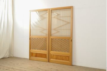 中古　美品　最高級　シンメトリーなデザインが目を引く組子入りガラス帯戸2枚セット(帯戸、引き戸、ガラス戸、建具)(R-059229)