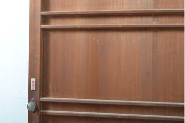 アンティーク建具　横桟付き　温かみを感じる杉材製扉(ドア、板戸、建具)(R-059230)