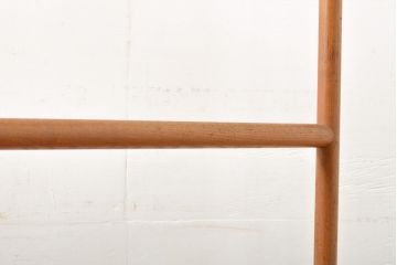 和製アンティーク　桑材　シンプルなデザインで馴染みやすい衣桁(衣装掛け、着物掛け、ハンガーラック)(R-059231)