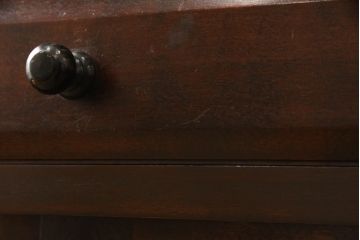 中古　九州民芸家具　カバ材　落ち着いた色合いが大人な雰囲気を醸し出す食器棚(収納棚、戸棚、キャビネット、水屋箪笥)(R-059233)