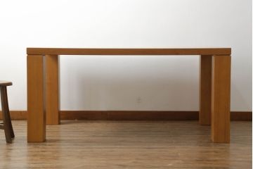 中古　KOSUGA(コスガ)　脚の位置で雰囲気の変化を楽しむことができるダイニングテーブル(定価約20万円)(4人掛け、食卓)(R-059234)