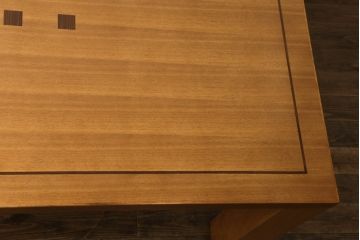 中古　KOSUGA(コスガ)　脚の位置で雰囲気の変化を楽しむことができるダイニングテーブル(定価約20万円)(4人掛け、食卓)(R-059234)