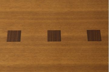 中古　KOSUGA(コスガ)　脚の位置で雰囲気の変化を楽しむことができるダイニングテーブル(定価約20万円)(4人掛け、食卓)(R-059234)