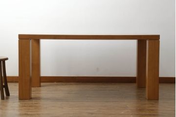 中古　KOSUGA(コスガ)　脚の位置で雰囲気の変化を楽しむことができるダイニングテーブル(定価約20万円)(4人掛け、食卓)(R-059234)