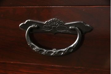 中古　美品　二本松工藝館　田中家具　重厚感ある佇まいが魅力的なサイドボード(リビングボード、戸棚、収納棚)(R-059244)
