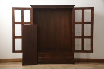 中古　美品　九州民芸家具　シックな色合いとクラシカルな佇まいが美しいブックケース(書棚、本棚、本箱、戸棚、収納棚、キャビネット)(R-059251)