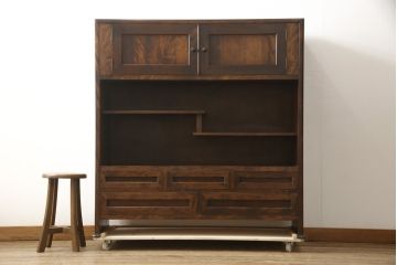 和製ビンテージ　美品　九州民芸家具　高山デザイン　シンプルモダンなデザインが美しい茶箪笥(茶棚、飾り棚、キャビネット、ヴィンテージ)(R-059252)