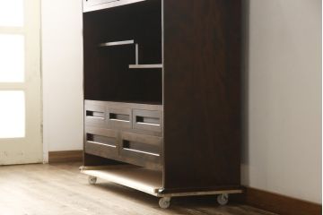 和製ビンテージ　美品　九州民芸家具　高山デザイン　シンプルモダンなデザインが美しい茶箪笥(茶棚、飾り棚、キャビネット、ヴィンテージ)(R-059252)