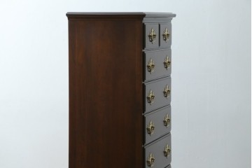 中古　美品　カナダ　ダーラム・ファニチャー(Durham Furniture)　エレガントなデザインの金具が目を引くトールチェスト　(R-059253)