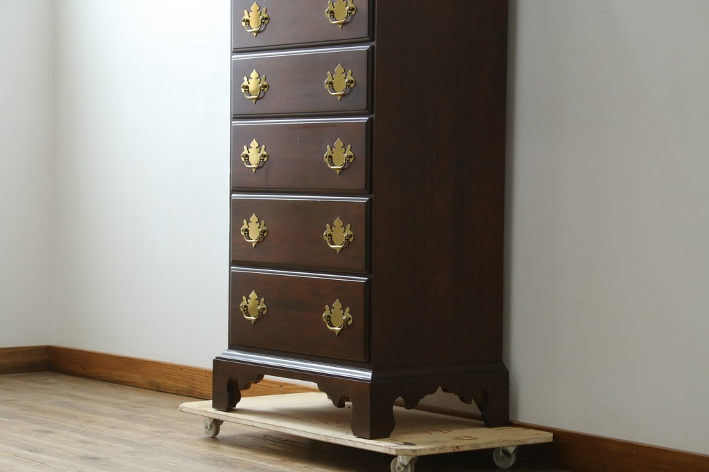 中古　美品　カナダ　ダーラム・ファニチャー(Durham Furniture)　エレガントなデザインの金具が目を引くトールチェスト　(R-059253)
