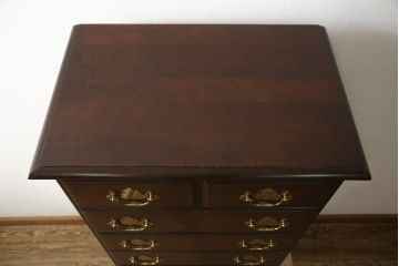 中古　美品　カナダ　ダーラム・ファニチャー(Durham Furniture)　エレガントなデザインの金具が目を引くトールチェスト(縦型チェスト、ランジェリーチェスト、引き出し)(R-059253)