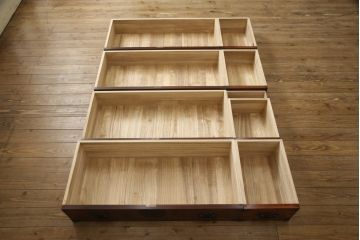 中古　美品　岩谷堂箪笥　北国2号　重厚な雰囲気の収納棚付き衣装箪笥(整理タンス、和タンス、引き出し、上下バラ売り可能)(定価約96万円)(R-059256)